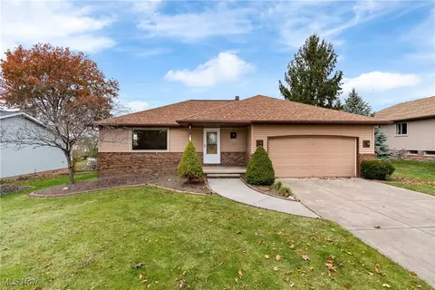 4440 Coral Gables Dr, Parma, OH 44134