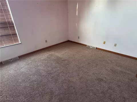 Other - 1233 Red Tail Hawk Unit Apt 4 Ct, Boardman, OH 44512 photo 3 of 5