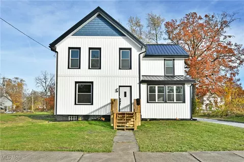 632 Mercer Ave NE, Warren, OH 44483