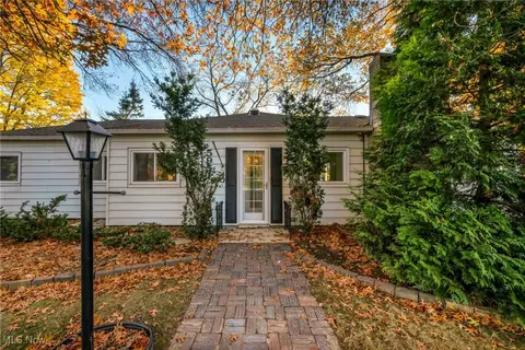 5951 Rockport Ln, Fairview Park, OH 44126