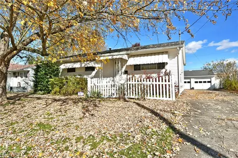 1522 Southern Blvd NW, Warren, OH 44485