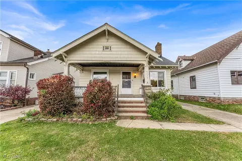 9435 Dorothy Ave, Garfield Heights, OH 44125