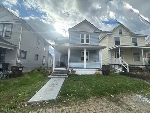 612 15th St, Wellsville, OH 43968