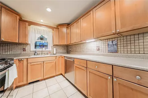Kitchen - 321 E 243rd St, Euclid, OH 44123 photo 4 of 4