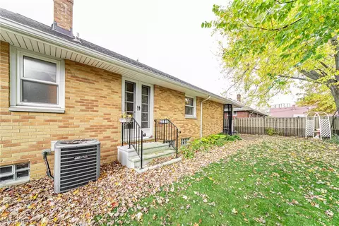 Exterior - 321 E 243rd St, Euclid, OH 44123 photo 4 of 8
