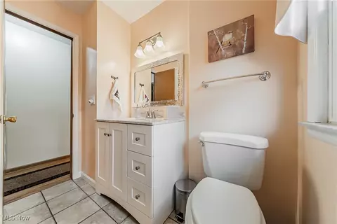 Bath - 321 E 243rd St, Euclid, OH 44123 photo 3 of 3