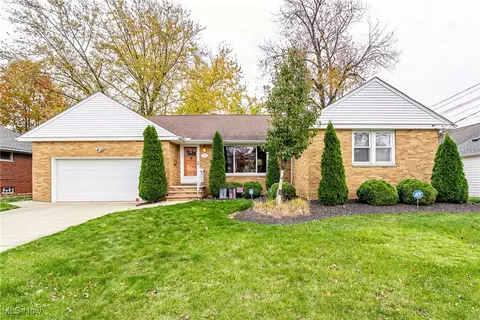 321 E 243rd St, Euclid, OH 44123