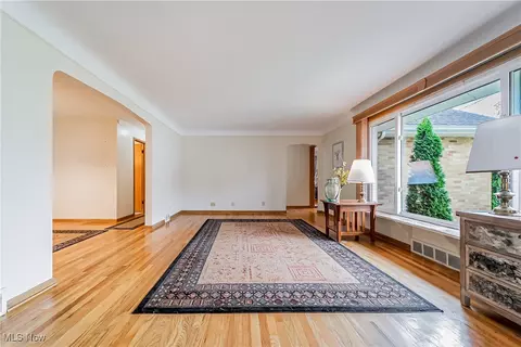 Living - 321 E 243rd St, Euclid, OH 44123 photo 2 of 3