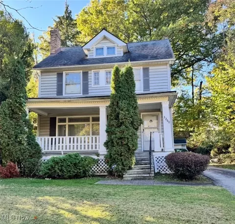 3260 Meadowbrook Blvd, Cleveland Heights, OH 44118