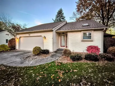 640 Cobblestone Ct, Wooster, OH 44691