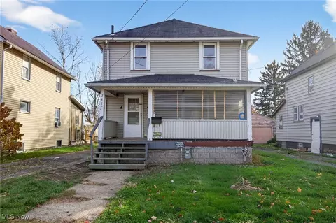 242 Idylwild St NE, Warren, OH 44483