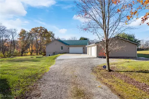 2673 Hedge Rose Ave SE, East Canton, OH 44730