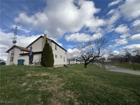 10539 Sprucevale Rd, Rogers, OH 44455