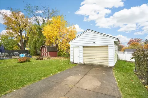 Exterior - 896 Dan St, Akron, OH 44310 photo 4 of 4
