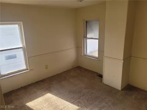 Bedroom - 447 8th St, Struthers, OH 44471 photo 4 of 4
