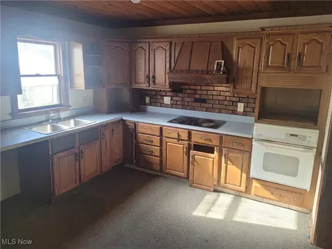 Kitchen - 447 8th St, Struthers, OH 44471 photo 1 of 1