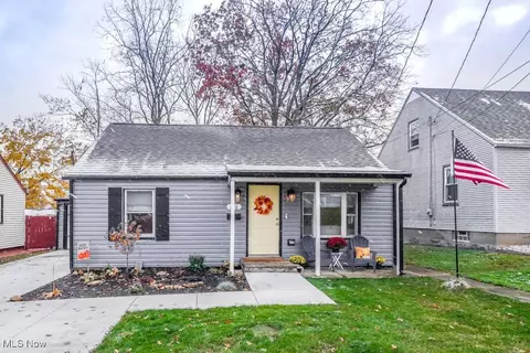 216 Kolpwood Ave NW, Massillon, OH 44646