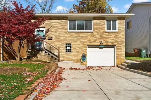 2410 Park Dr, Parma, OH 44134
