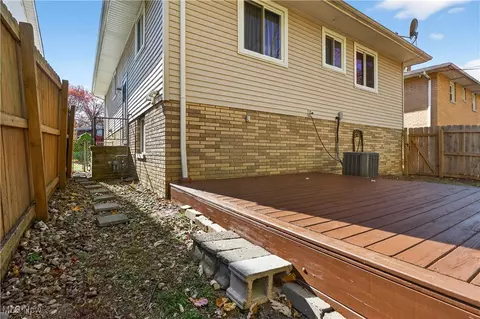 2410 Park Dr, Parma, OH 44134 photo 7