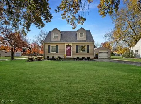 422 E 7th St, Mcdonald, OH 44437