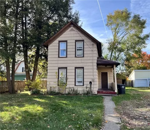 570 Dayton St, Akron, OH 44310