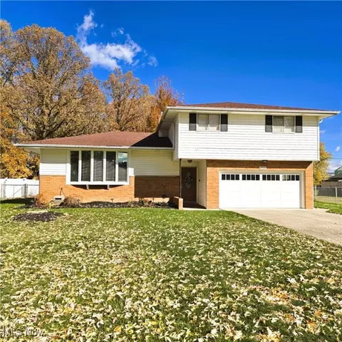 15510 Sandalhaven Dr, Middleburg Heights, OH 44130