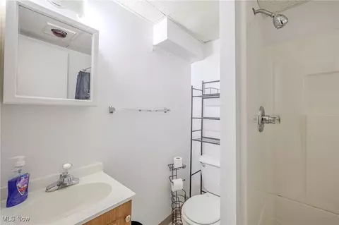 Bath - 1212 E 15th St, Ashtabula, OH 44004 photo 3 of 3