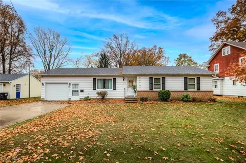 1212 E 15th St, Ashtabula, OH 44004
