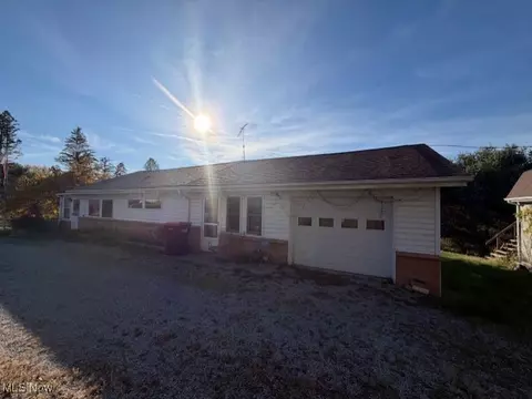 48712 Bloomfield Ave, East Liverpool, OH 43920