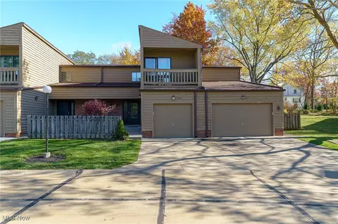136 Kimrose Ln, Broadview Heights, OH 44147