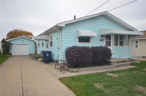 636 Woodstock Rd, Akron, OH 44312