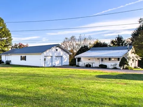 207 Stone Oak Rd, Davisville, WV 26142