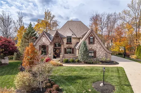 14298 Calderdale Ln, Strongsville, OH 44136
