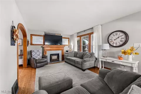 2338 E 31st St, Lorain, OH 44055 photo 6