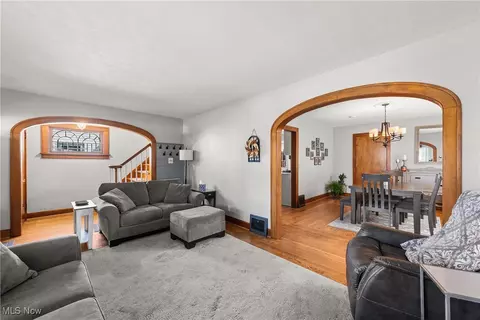 2338 E 31st St, Lorain, OH 44055 photo 8
