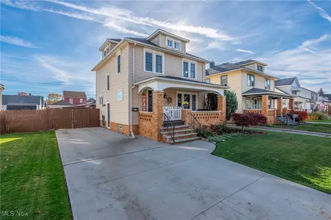 2338 E 31st St, Lorain, OH 44055 photo 2