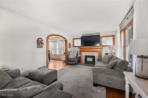 2338 E 31st St, Lorain, OH 44055 photo 5