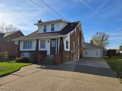 9369 Chestnut Ave SE, East Sparta, OH 44626