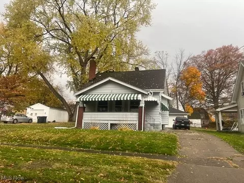 1172 Mckinley St NE, Warren, OH 44483