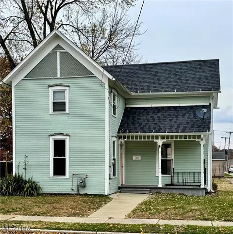 138 Wood St, East Palestine, OH 44413