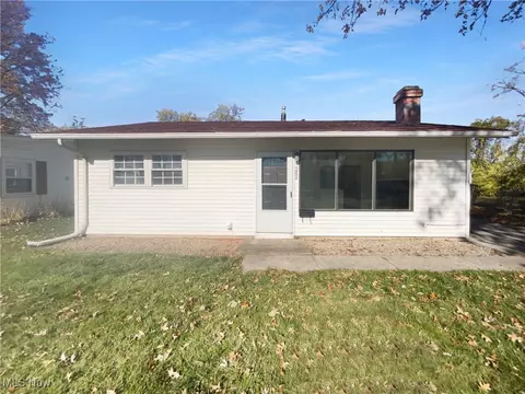 343 Belmont Ave, Elyria, OH 44035