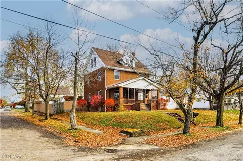 441 Lawrence Ave, Girard, OH 44420