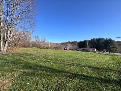 lot Apt 2 Leisure Dr, Mcconnelsville, OH 43756