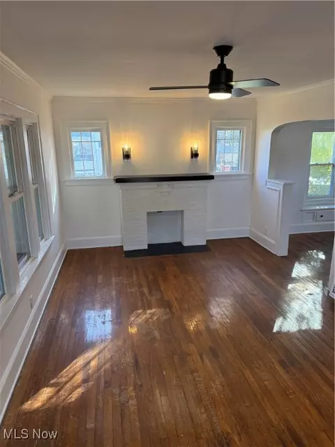 Living - 1101 West Ave, Elyria, OH 44035 photo 1 of 4