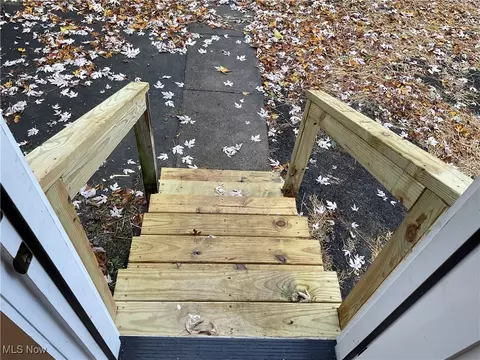 Exterior - 1101 West Ave, Elyria, OH 44035 photo 4 of 4