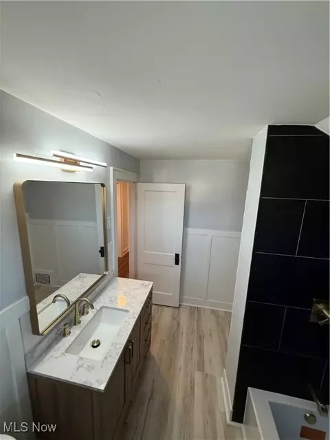 Bath - 1101 West Ave, Elyria, OH 44035 photo 1 of 4