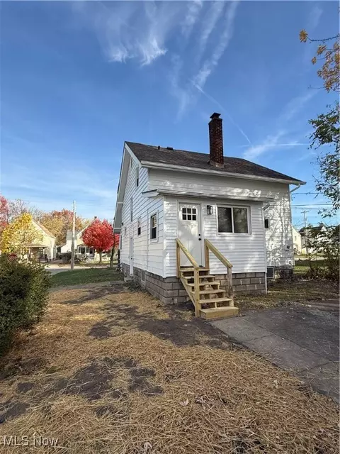 Exterior - 1101 West Ave, Elyria, OH 44035 photo 1 of 4