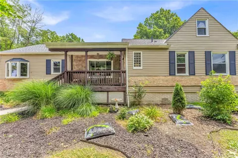 2135 Pine Ridge Dr, Wickliffe, OH 44092 photo 1