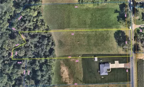 5921 Risden Rd, Vermilion, OH 44089