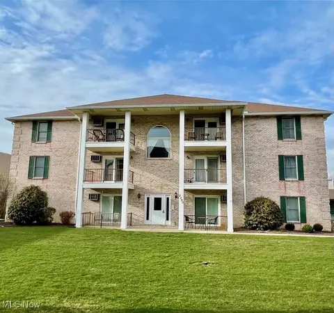 7380 Eisenhower Dr #5, Boardman, OH 44512